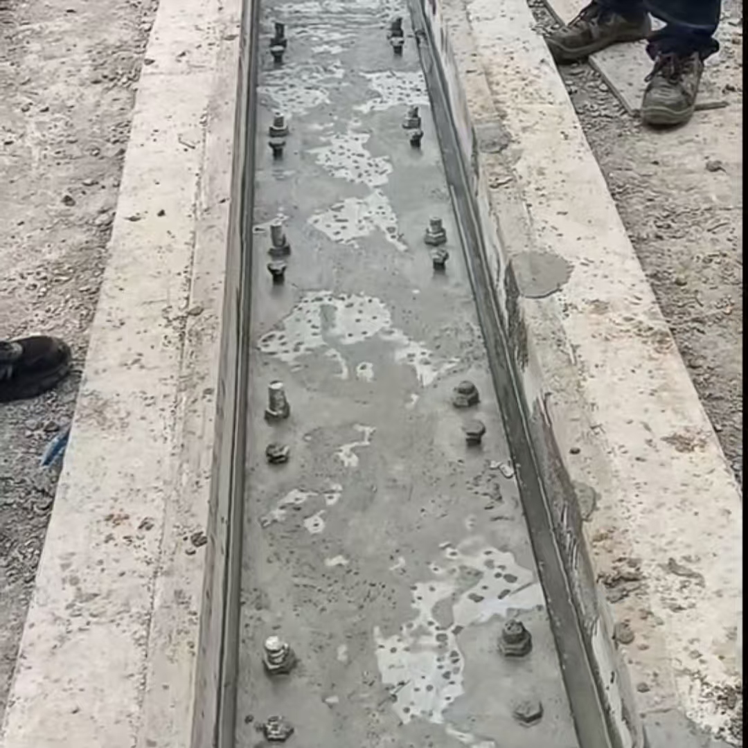 清浦港口码头起重机龙门吊重型机械设备稳固用早强快凝轨道胶泥